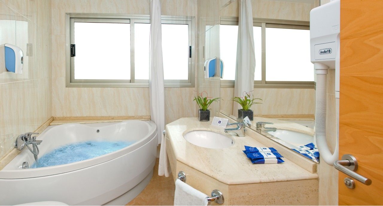 גאנדיה Hotel Rh Gijon & Spa מראה חיצוני תמונה